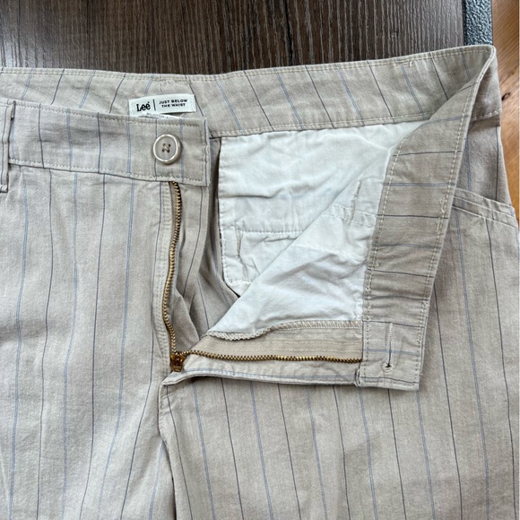 2/$15 Lee 16P just below the waist khaki pinstripe bermuda shorts cotton blend - Picture 4 of 8
